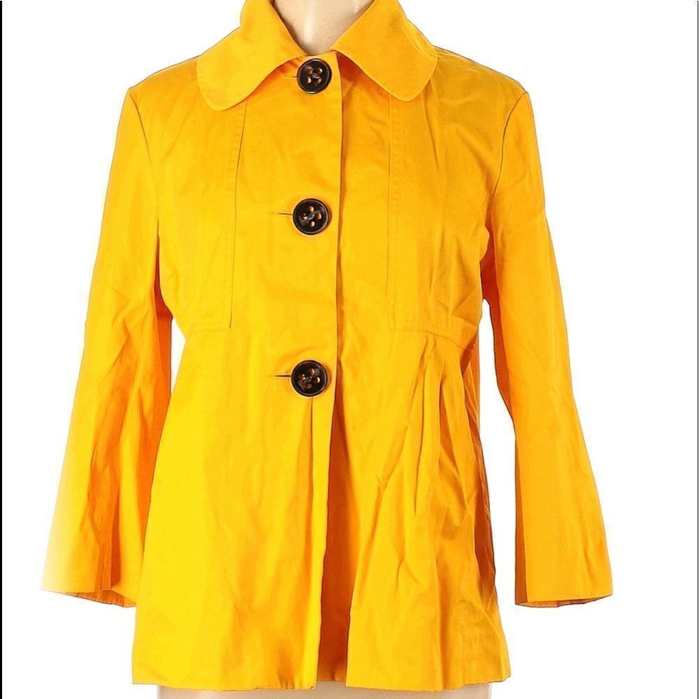 Colebrook yellow gathered large button lined jacket. New. Size 14/16.